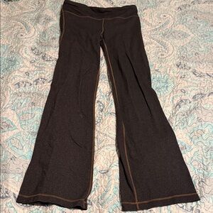 GAP Dark Gray Leggings with Brown Stitching